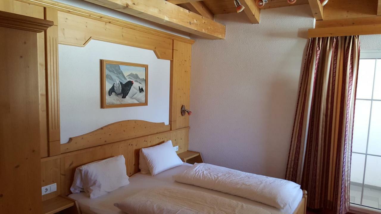 Alpenhotel Gurgltalblick Насерайт Екстериор снимка